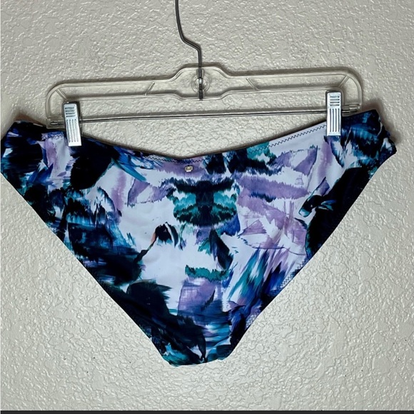 FABLETICS Olivia reversible bikini bottom monarch print black LARGE NWT - Picture 11 of 12